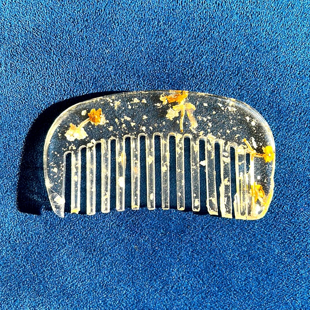URBAN OUTFITTERS | Clip/Comb